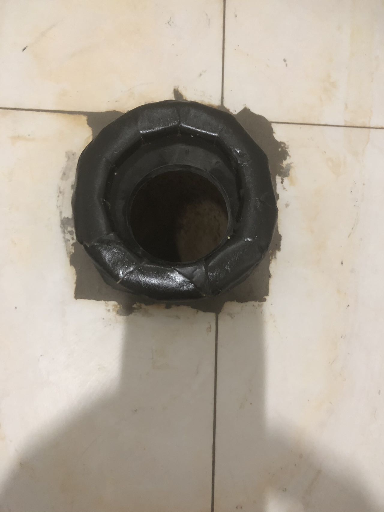 马桶渗漏水维修更换