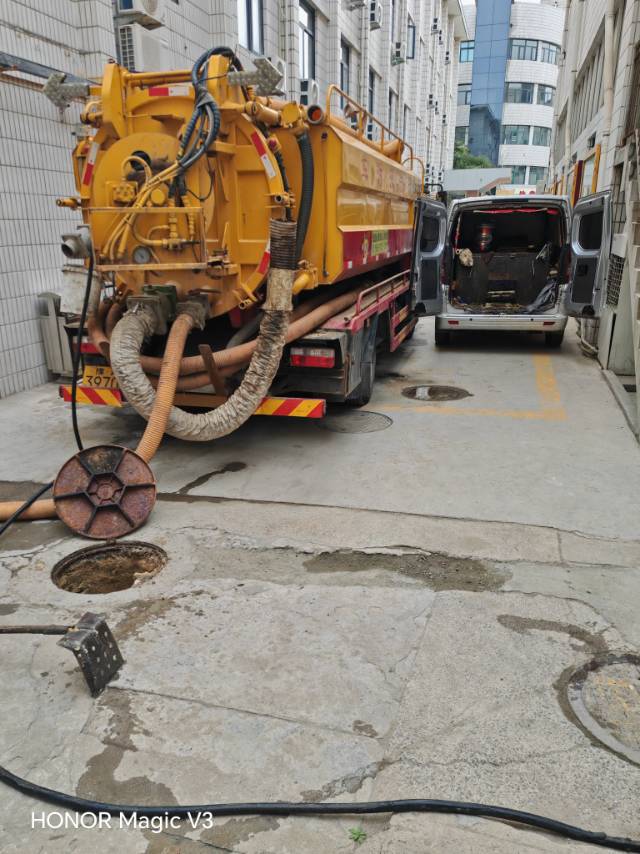 金水区清理化粪池