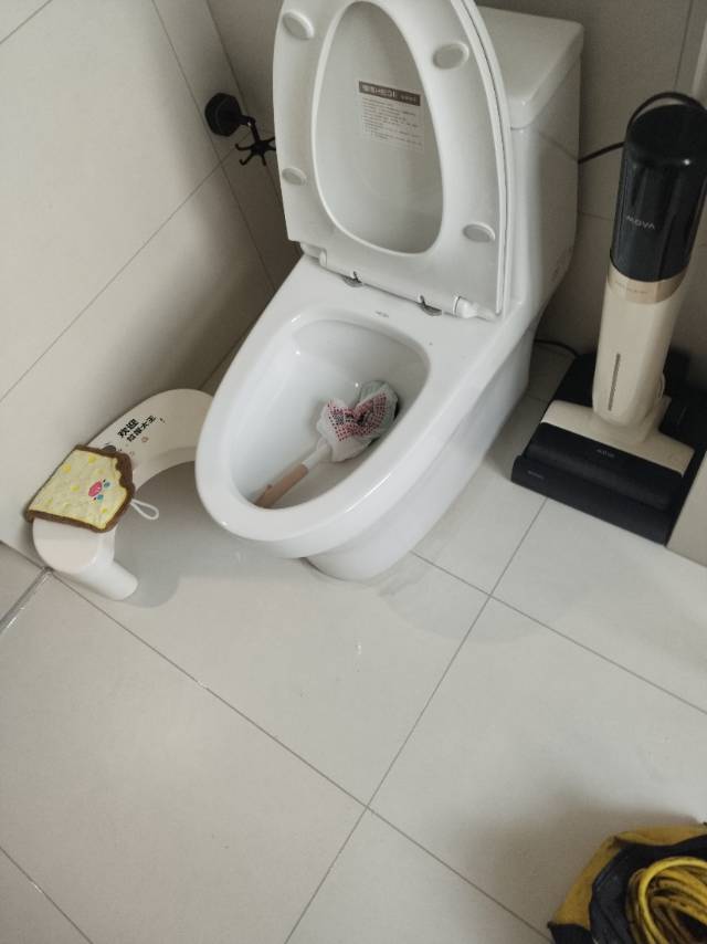 万通疏通，专业疏通，维修上下水管，精准侧漏，清洗管道，抽污