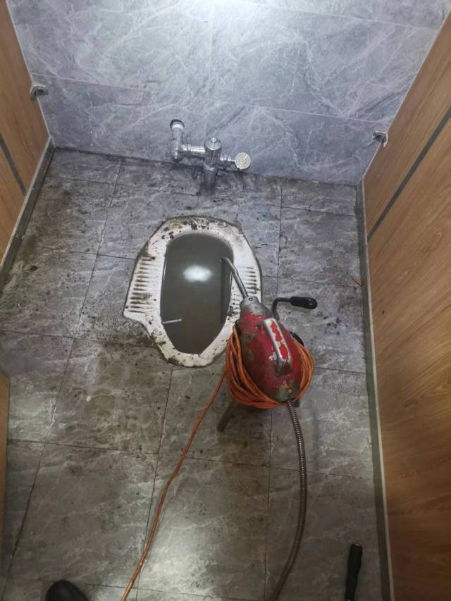 专业疏通，开锁换锁，家电维修