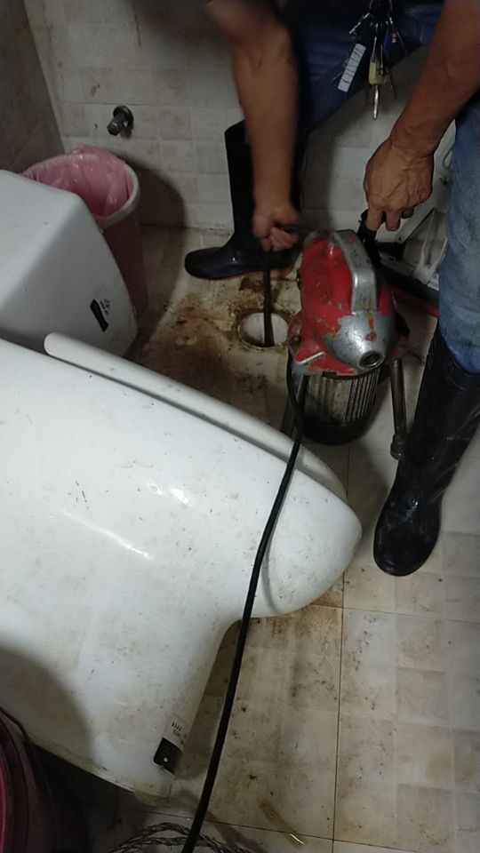 东莞市寮步镇疏通厕所，疏通下水道，抽粪池