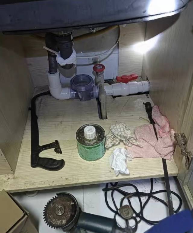 2. 马桶地漏堵返水！浦东上门疏通，120起不通不收费