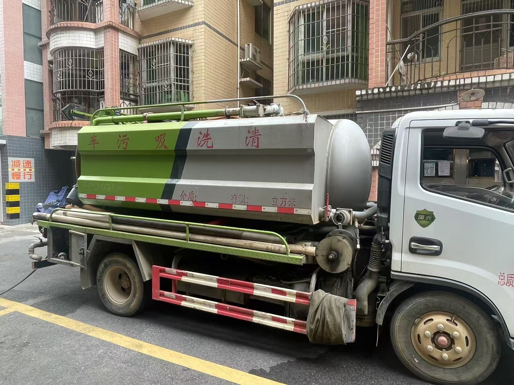 我是一名在清远市专业干管道疏通多年经验，专业解决各种疑难杂症 管道疏通 吸污